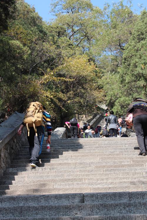 七月份去泰山穿什么衣服好「七月份去国内旅游攻略图」 七月份去泰山穿什么衣服好「七月份去国内旅游攻略图」 家庭生活